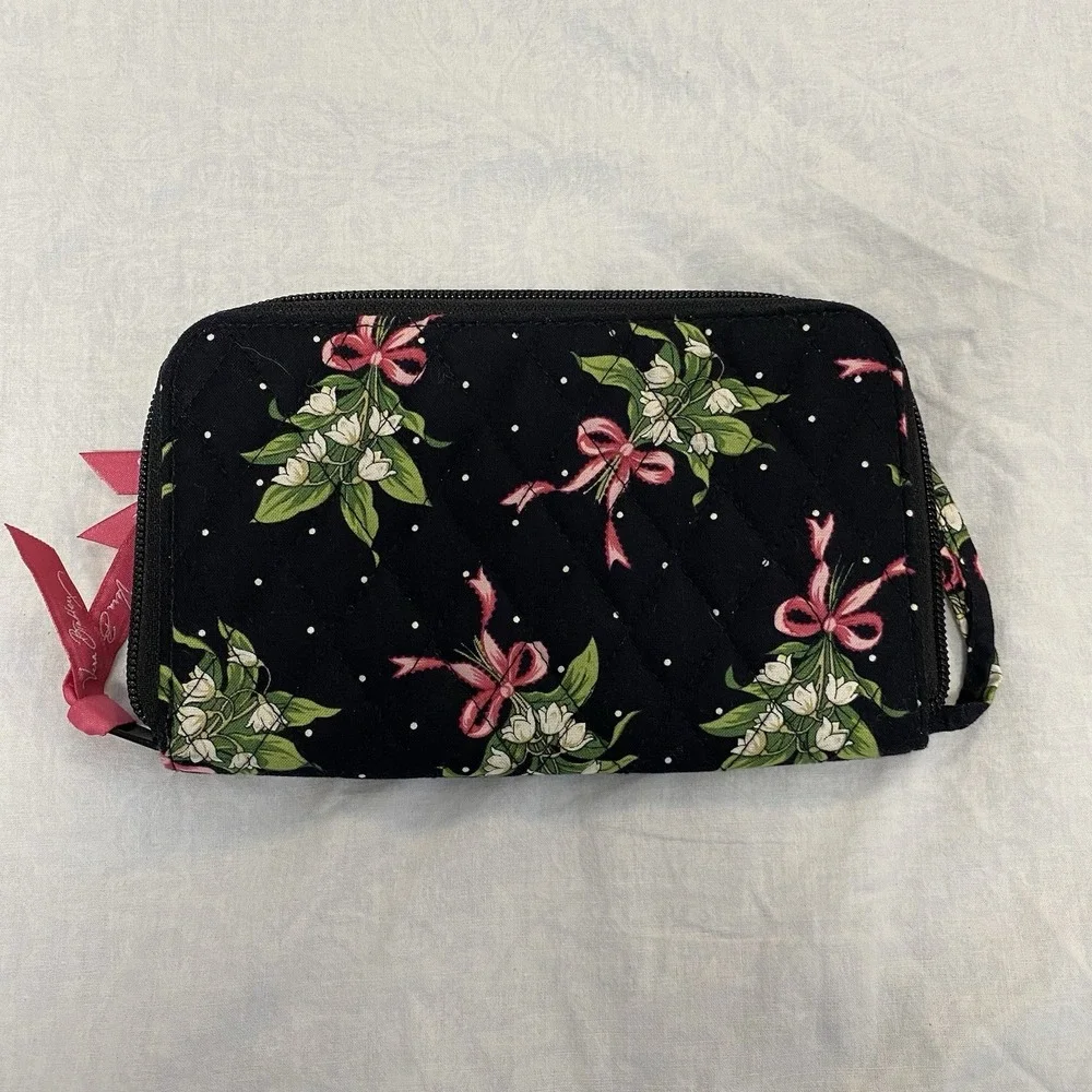 Vera Bradley Travel Wallet Zip Around Organizer Black Floral Pink Green Wristlet